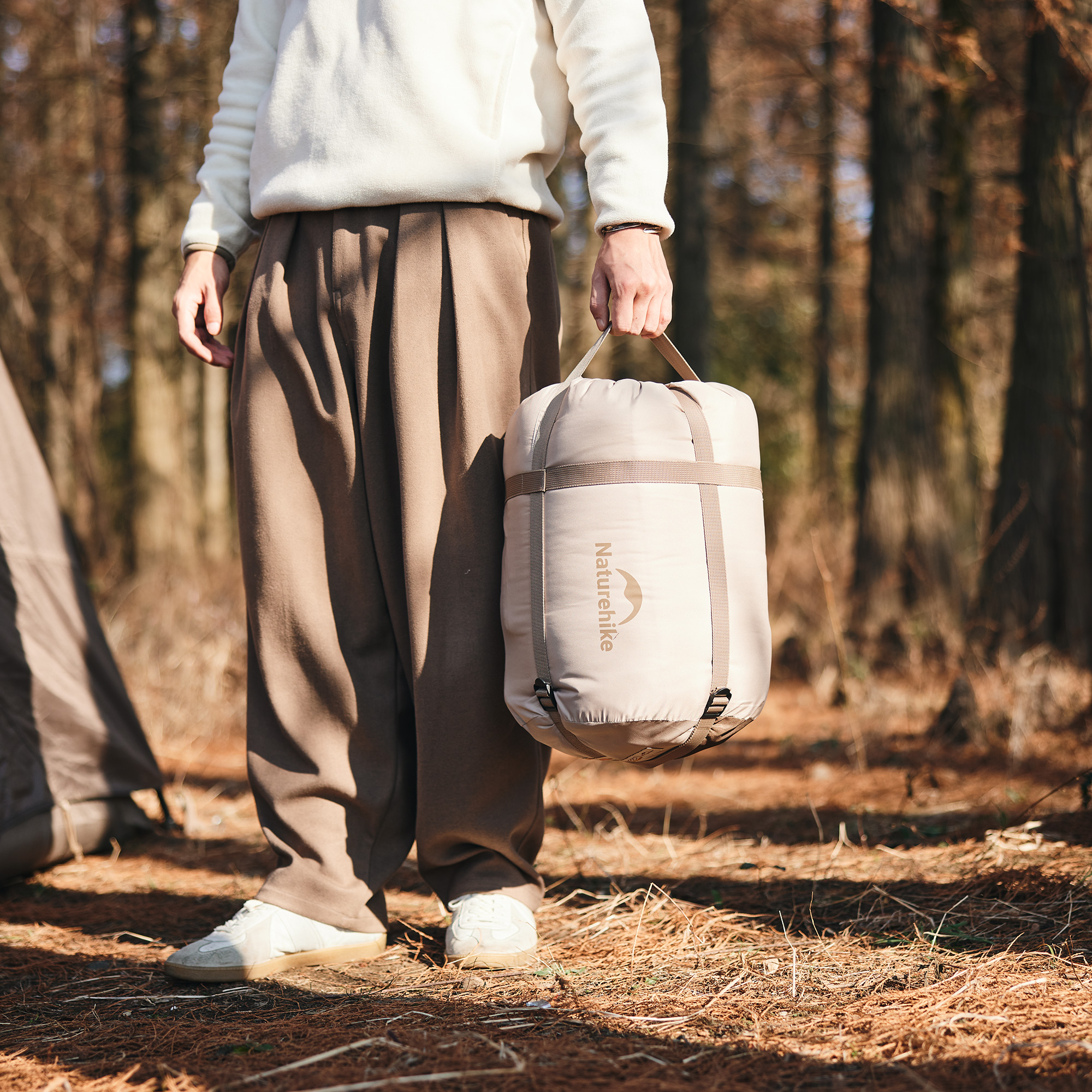 Naturehike extra široký spací vak YC300 2,4 kg - zelený